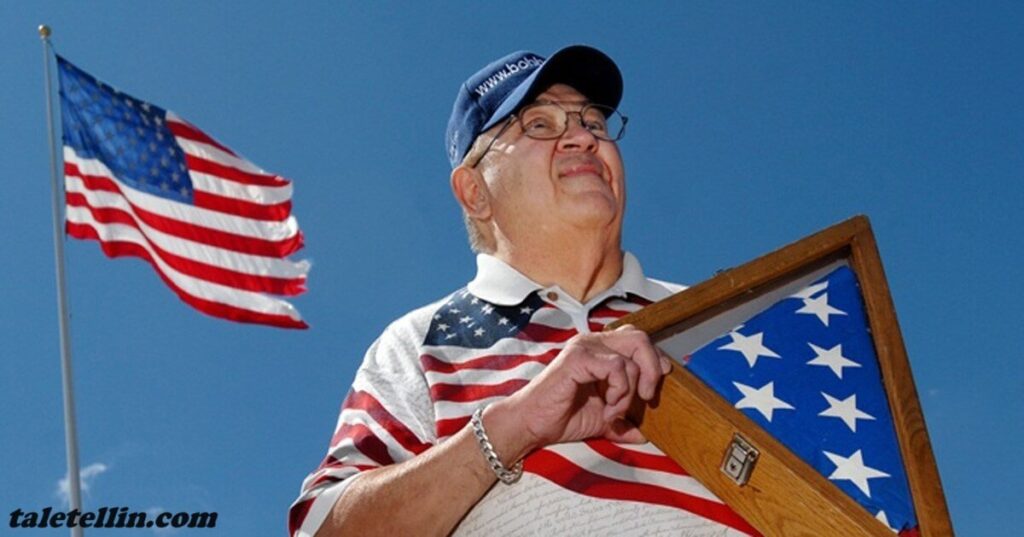 ธงชาติอเมริกาควรถือกำเนิดในสหรัฐอเมริกา ในไม่ช้า Old Glory จะต้องถือกำเนิดในดินแดนแห่งอิสรภาพ ไม่ใช่แค่บินอยู่เหนือมันเพียงเท่านั้นรัฐสภา