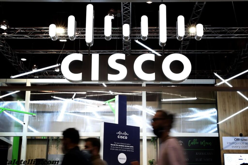 Cisco เลิกจ้างพนักงานหลายพันคนเนื่องจากเปลี่ยนโฟกัส Cisco Systems กำลังวางแผนที่จะเลิกจ้างพนักงาน 7 เปอร์เซ็นต์ ซึ่งถือเป็นการเลิกจ้างรอบ